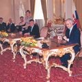 Podpis kontraktu na dostavbu 3. a 4. bloku JE Mochove, za ŠKODA JS podepisuje tehdejší generální ředitel Miroslav Fiala (vlevo) Podpis kontraktu na dostavbu 3. a 4. bloku JE Mochove, za ŠKODA JS podepisuje tehdejší generální ředitel Miroslav Fiala (vlevo)